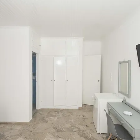 Hotel Finikas *